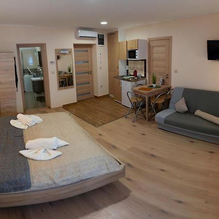 Holiday Apartmanhaz Дьюла Экстерьер фото