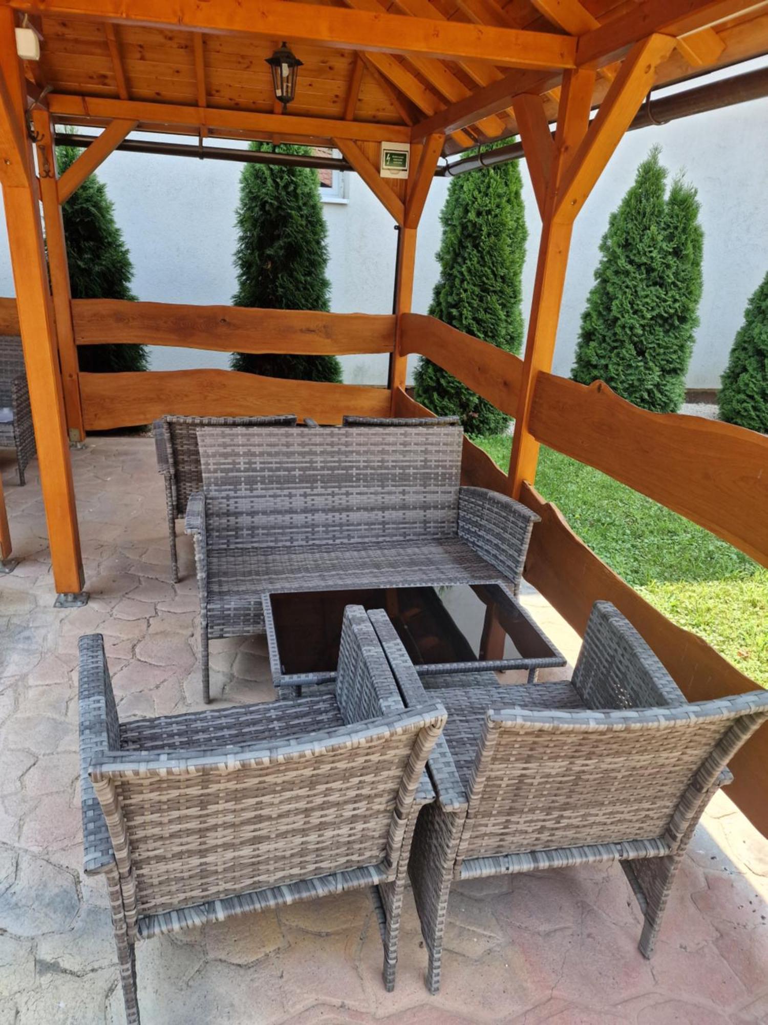 Holiday Apartmanhaz Дьюла Экстерьер фото