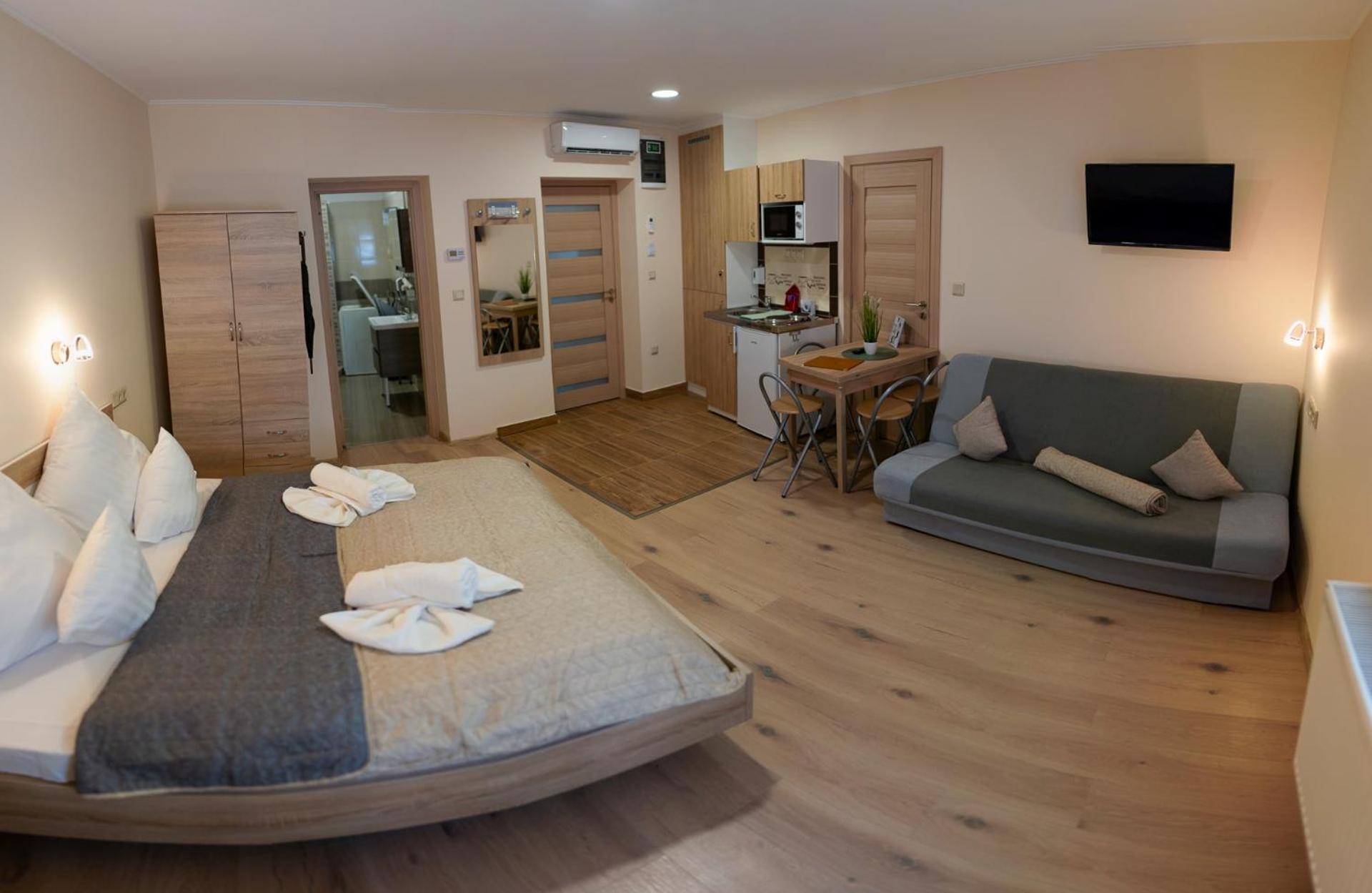 Holiday Apartmanhaz Дьюла Экстерьер фото