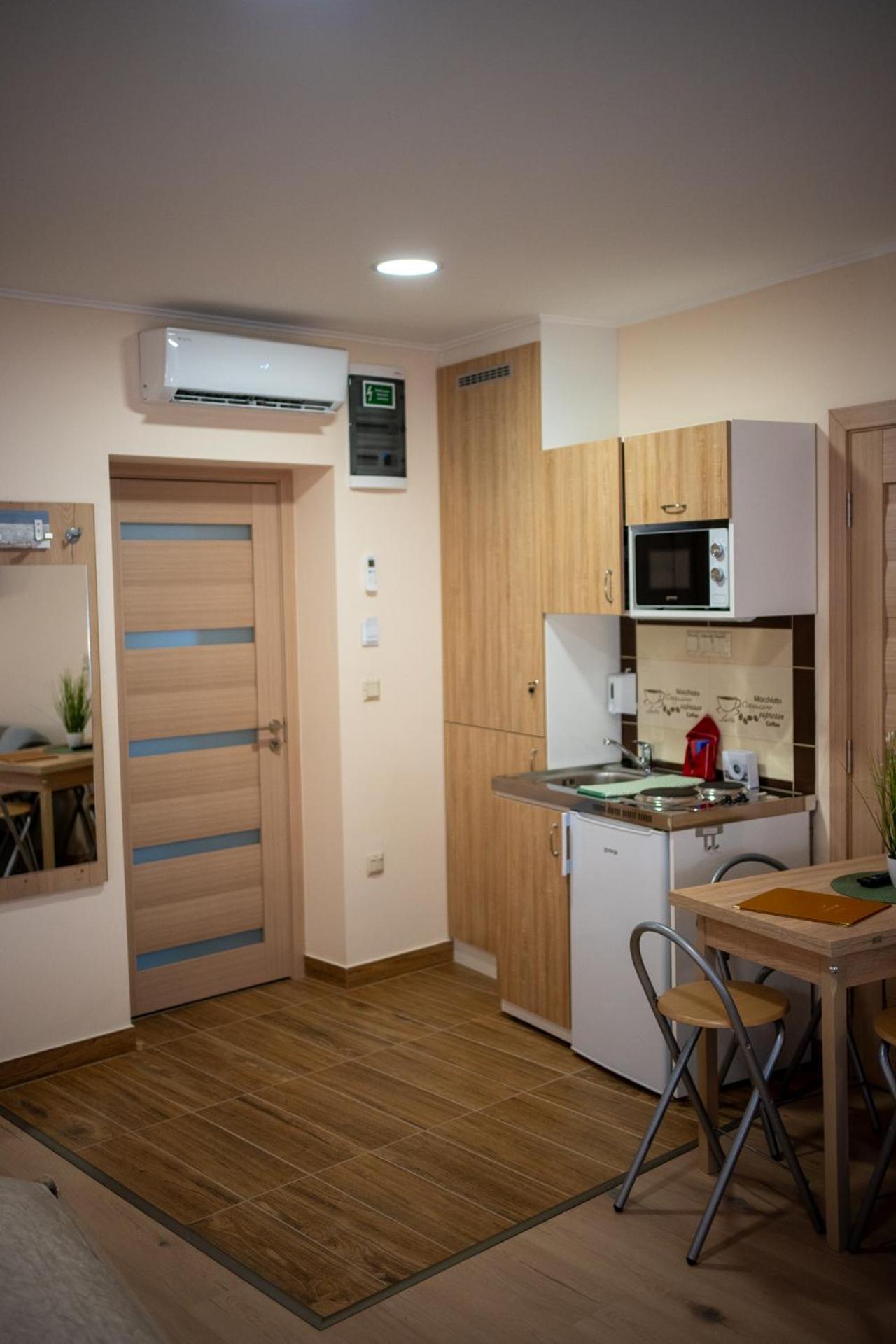Holiday Apartmanhaz Дьюла Экстерьер фото