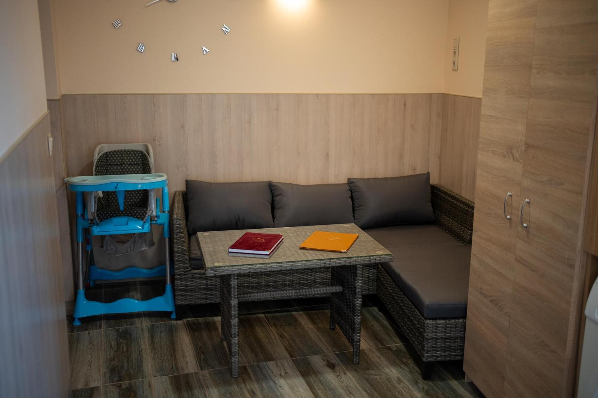 Holiday Apartmanhaz Дьюла Экстерьер фото