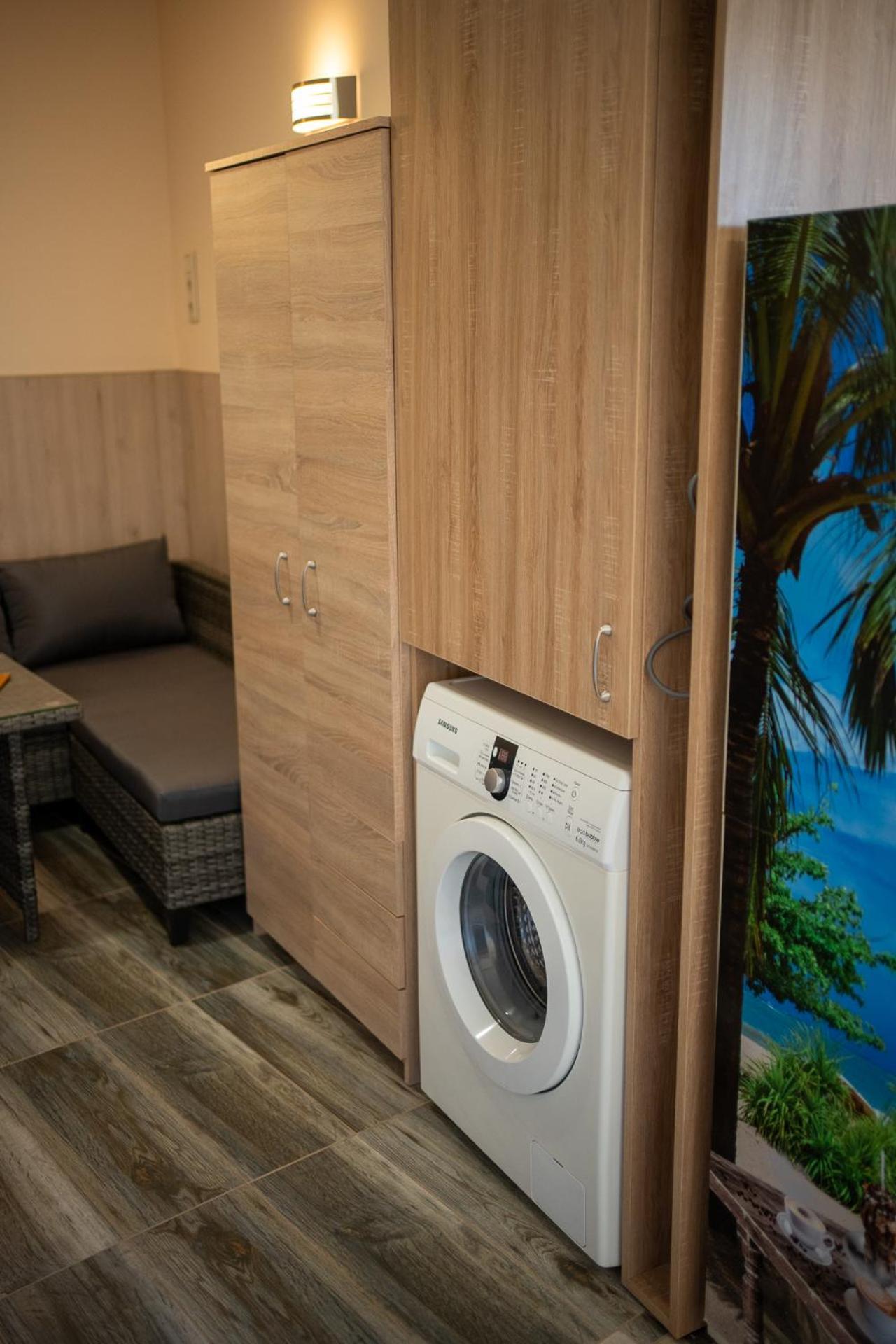 Holiday Apartmanhaz Дьюла Экстерьер фото