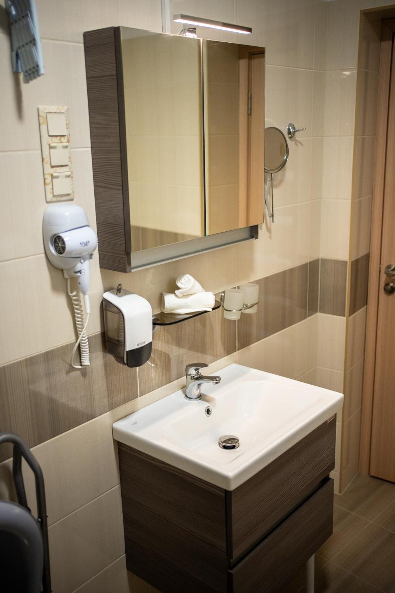 Holiday Apartmanhaz Дьюла Экстерьер фото