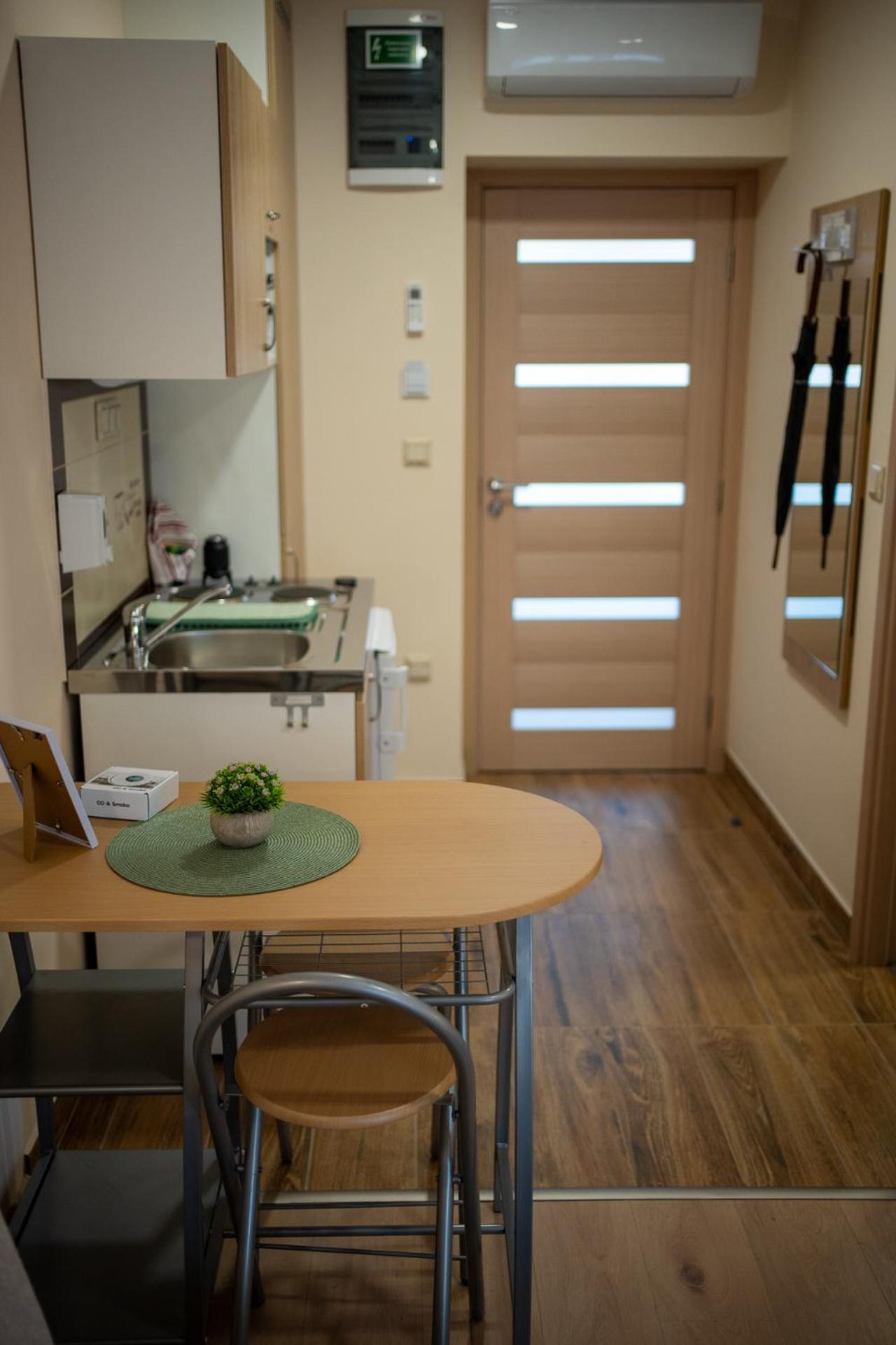 Holiday Apartmanhaz Дьюла Экстерьер фото