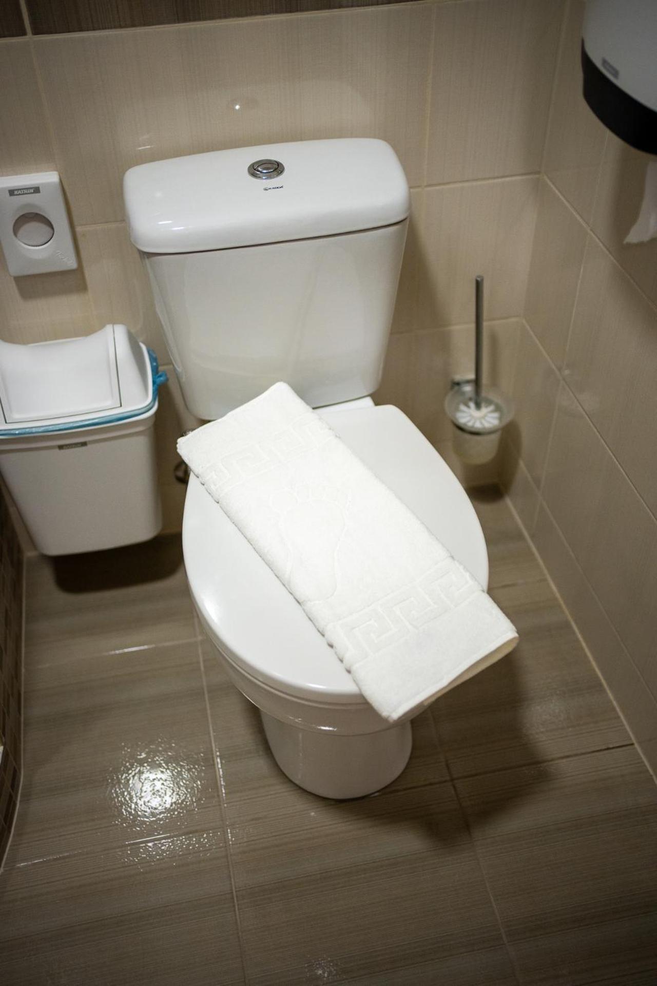 Holiday Apartmanhaz Дьюла Экстерьер фото